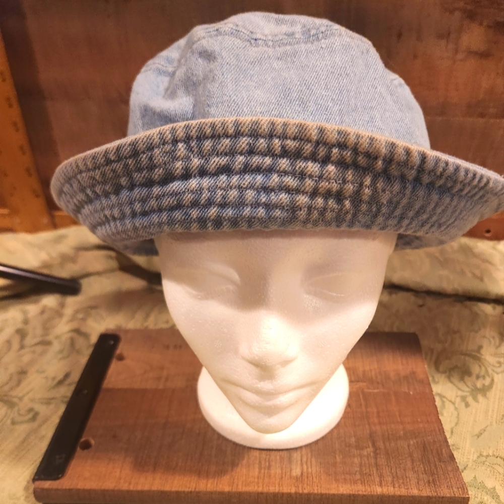 Newhattan womens denim hat size L/XL
